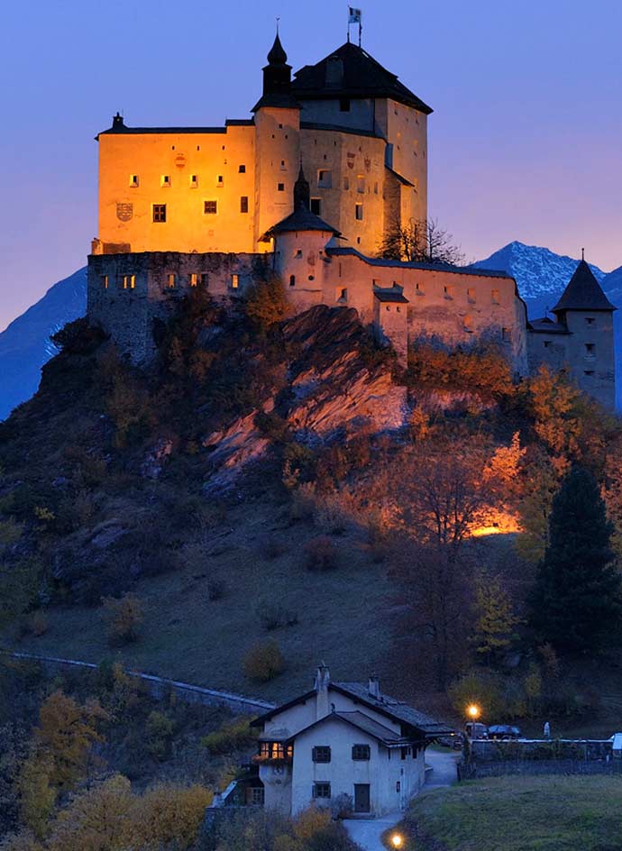 picture of bran castle romania 